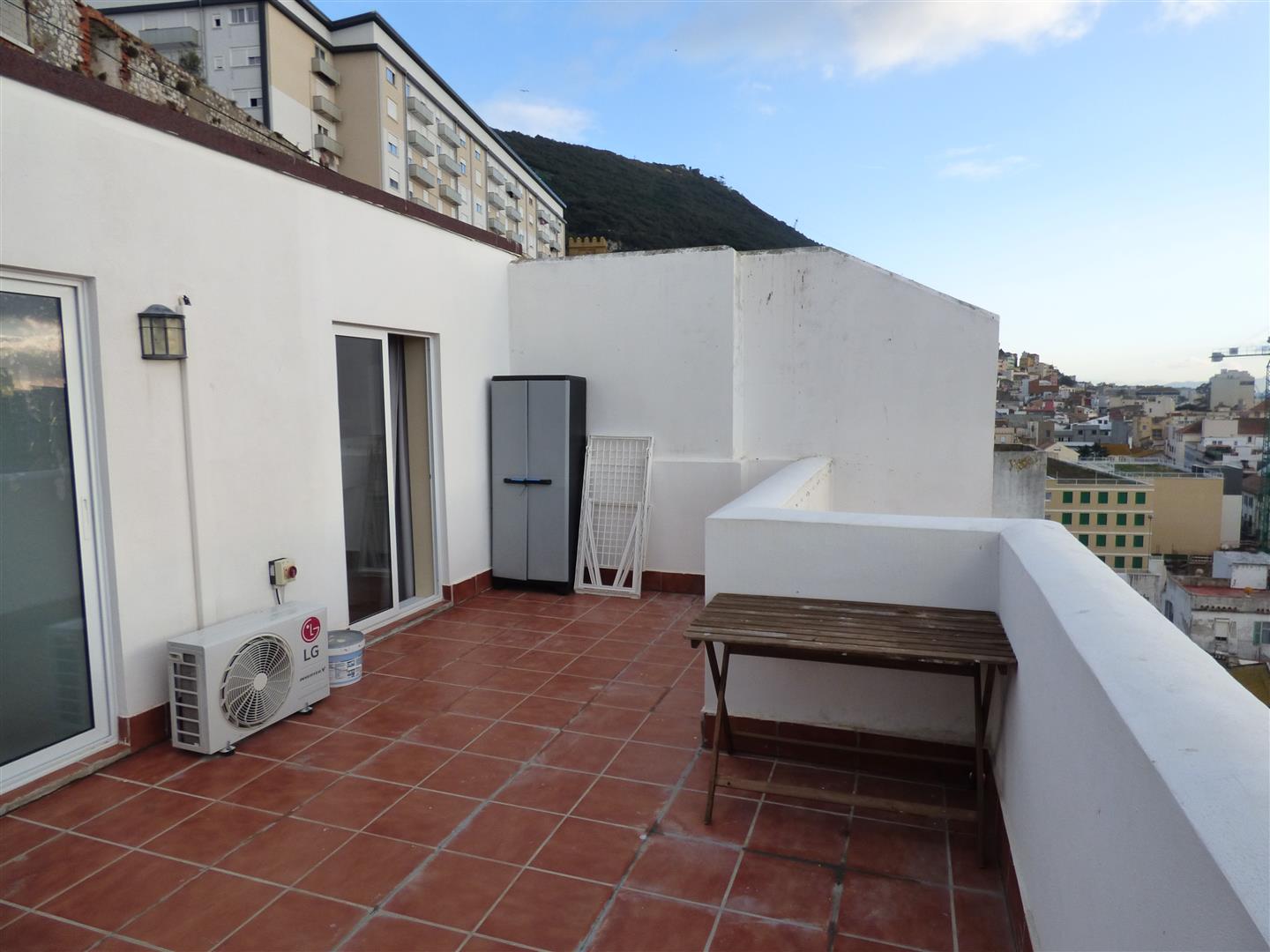Image of Apartment - 1 Bathrooms for Rental in Upper Town-Gibraltar, Image 11